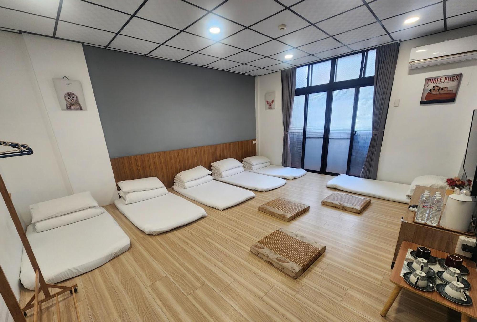 טאינאן 藏青民宿the Wind Guesthouse-Youth Inn חדר תמונה